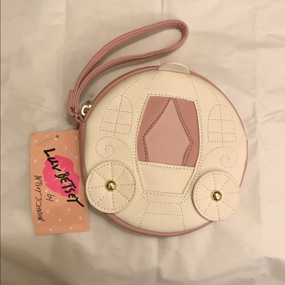 Betsey Johnson Handbags - HP🎉Luv Betsey Cinderella Carriage Wristlet OS NWT